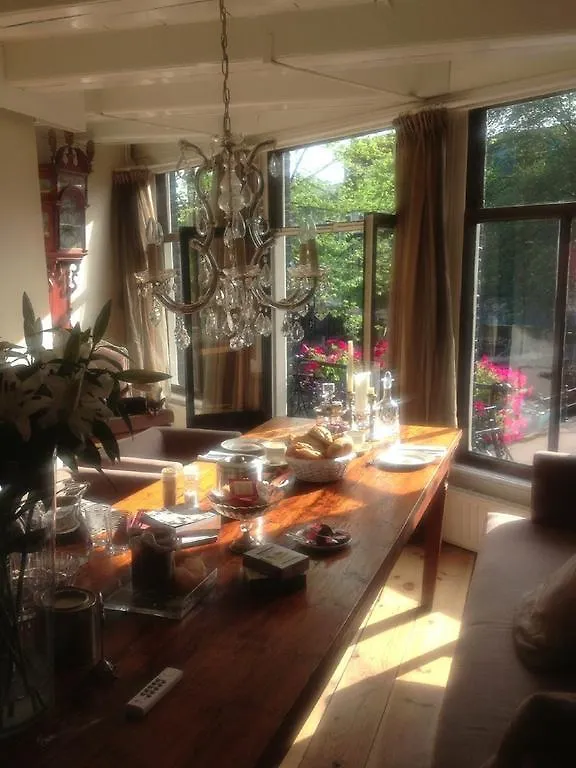 Bed and Breakfast Bij Tijn Op De Gracht à Amsterdam Pays-Bas