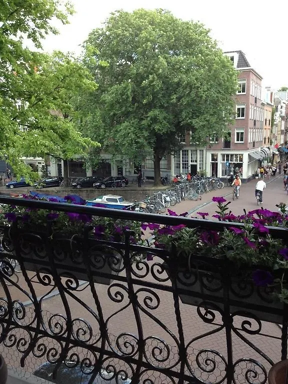 Bed and Breakfast Bij Tijn Op De Gracht à Amsterdam