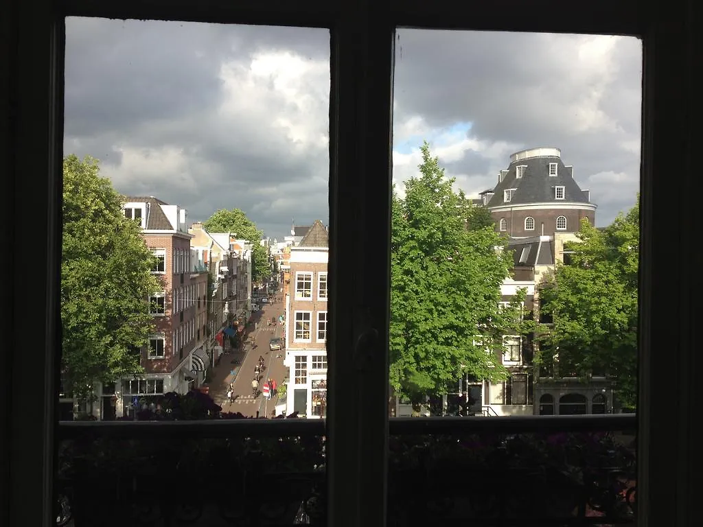 Couette-café Bed and Breakfast Bij Tijn Op De Gracht à Amsterdam