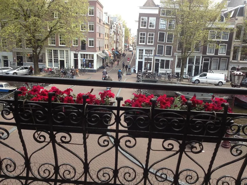 Bed and Breakfast Bij Tijn Op De Gracht Amsterdam Nizozemsko